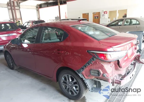 2019 Toyota Yaris Le z USA, uszkodzony, nr VIN 3MYDLBYV4KY519888